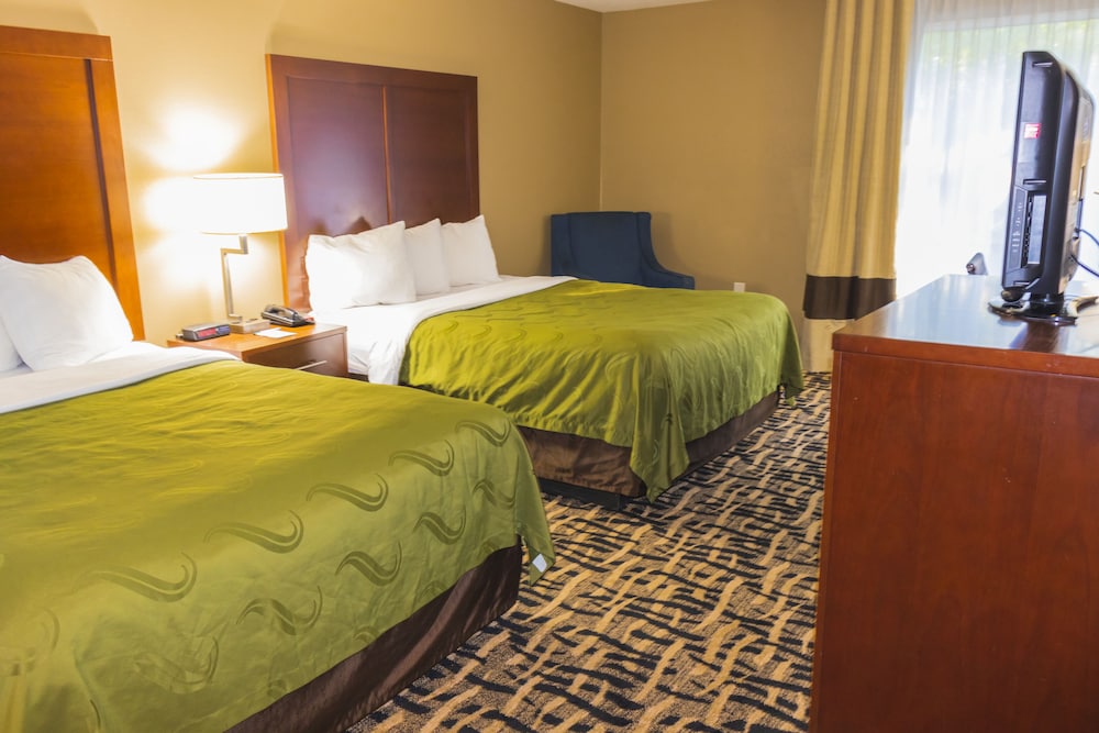 Quality Inn & Suites I-40 East 24/59
