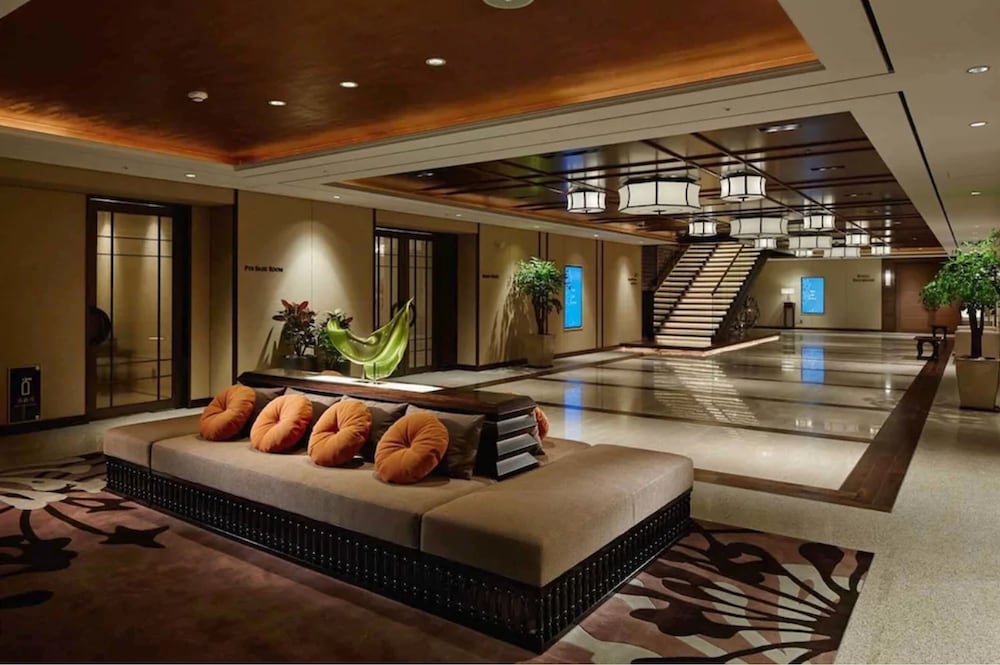 Royal Hotel Seoul Myeongdong 32/34