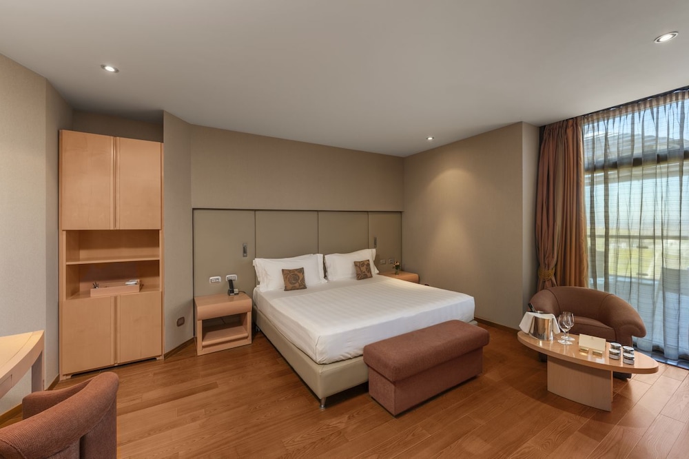 غرفة جونيور بسرير مزدوج أو سريرين منفصلين بشرفة، Il Boscareto Resort Spa 6/10