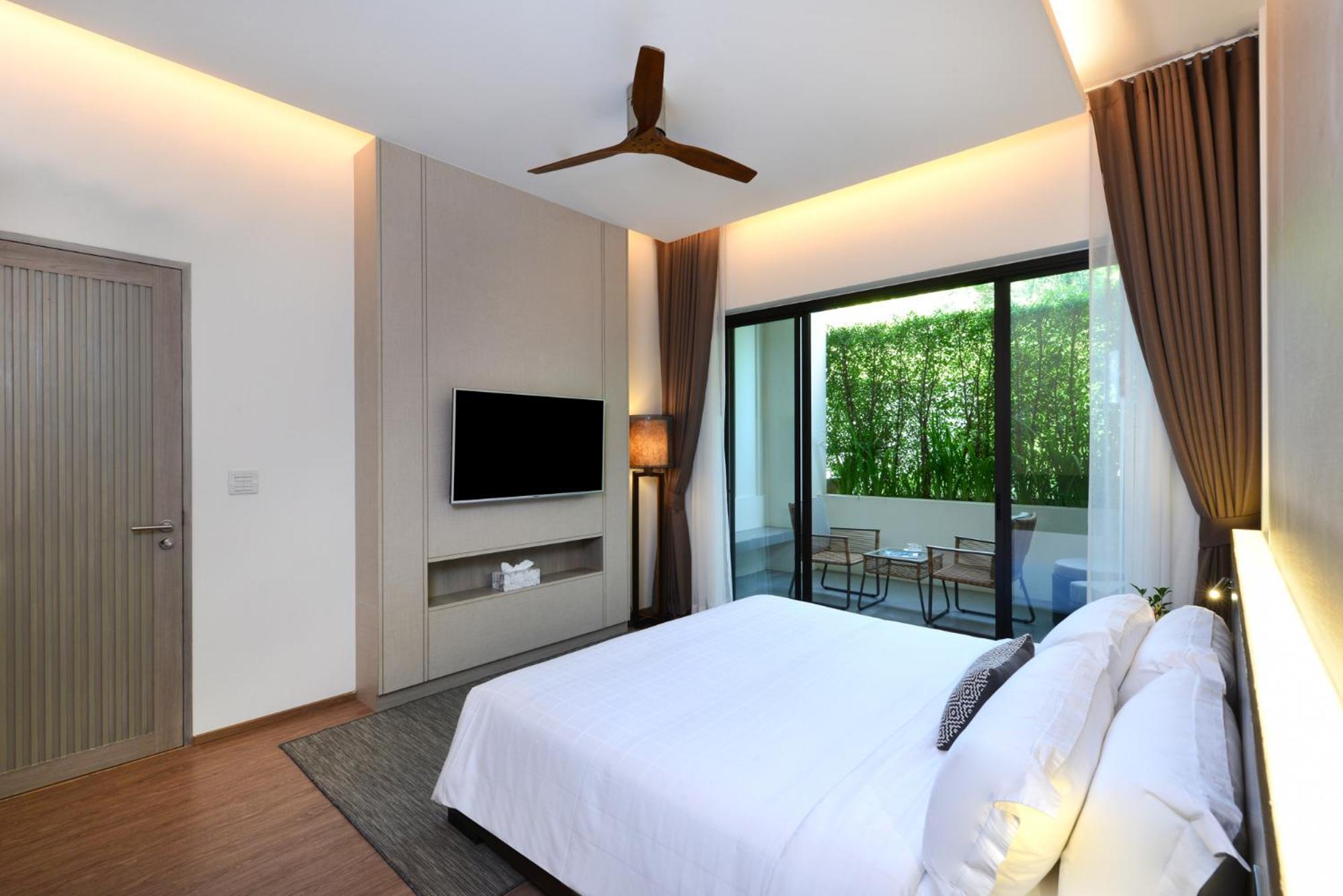 2 Bedrooms, Pool, Suite