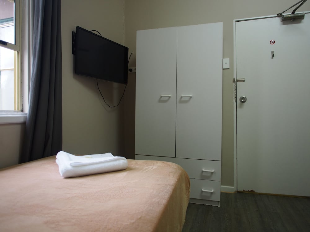 CENTRAL PRIVATE HOTEL 26/55