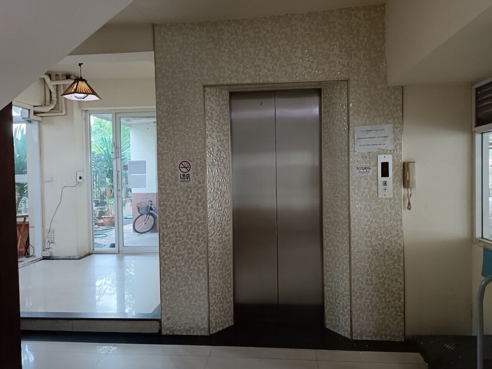 Grandview Condominia 16/17