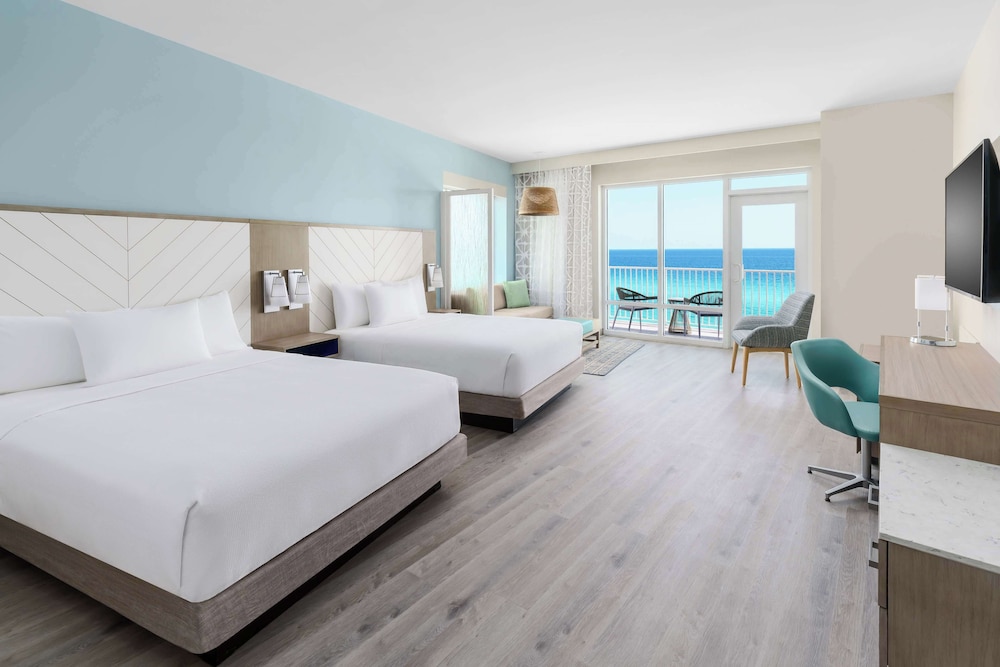Deluxe, 2 Queen Beds, Gulf View, Sofa, Balcony