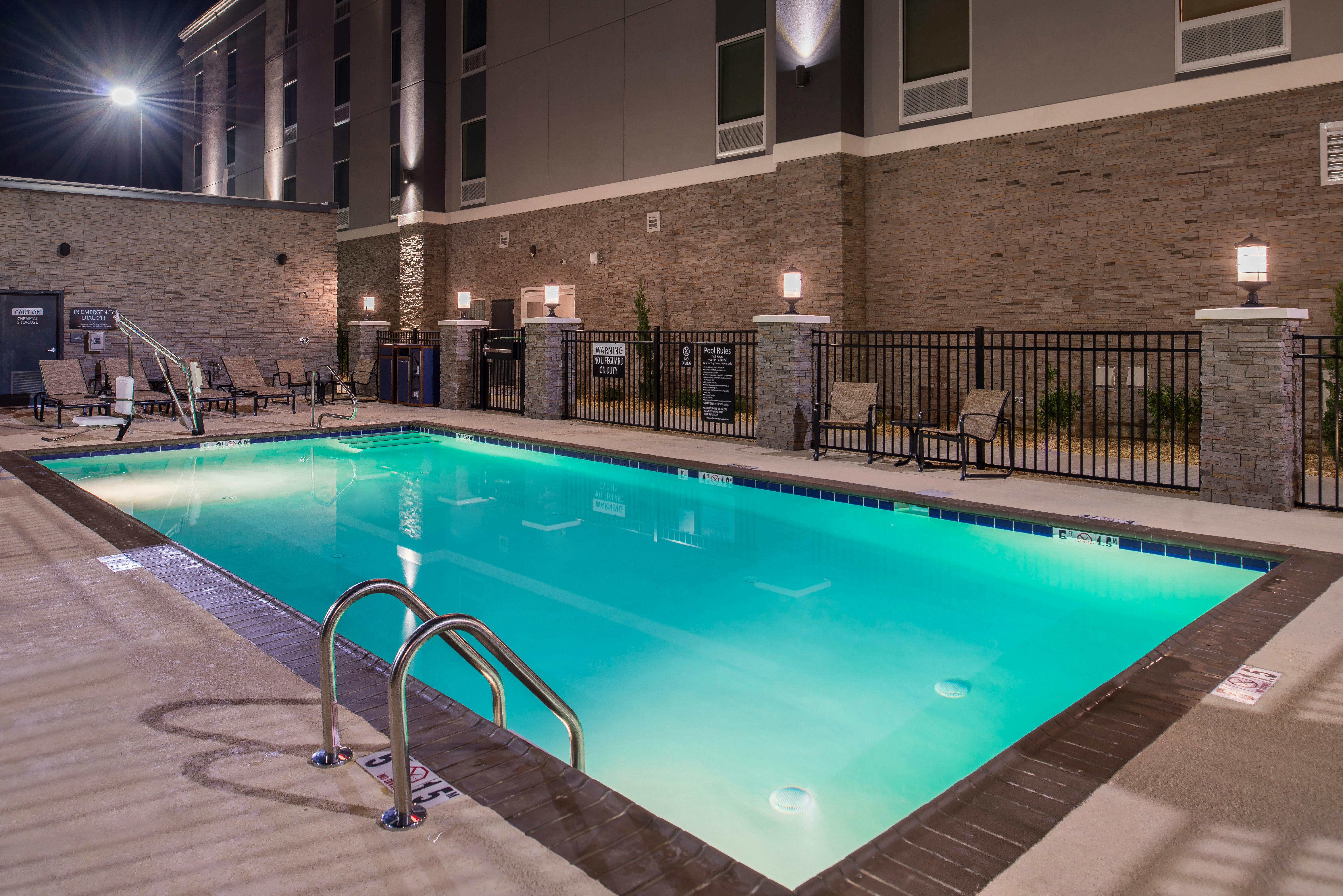 Hampton Inn Benson Nc 32/66