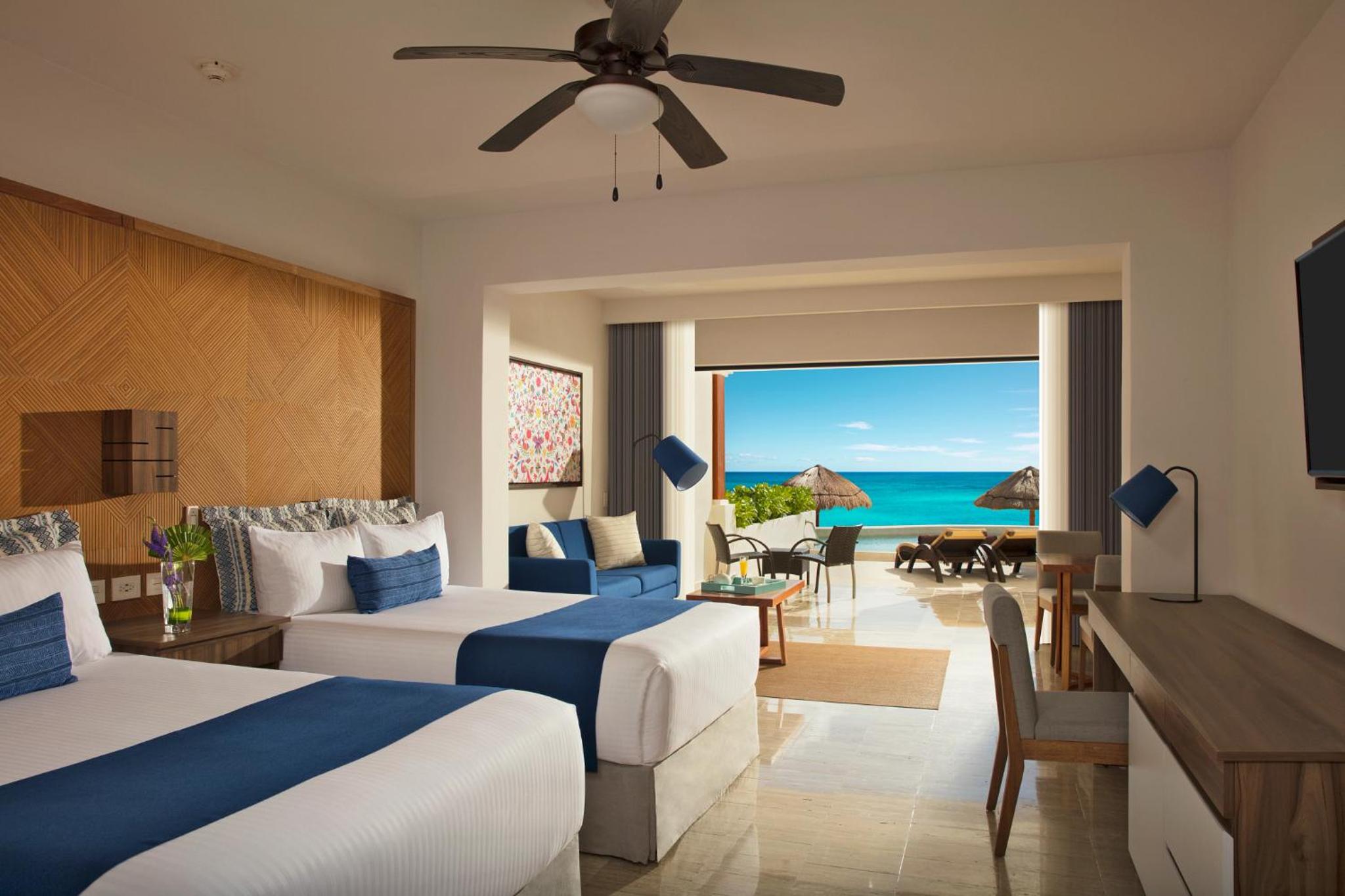 Preferred Club, Swim Out, Junior Suite, Double Bed, Beach Front