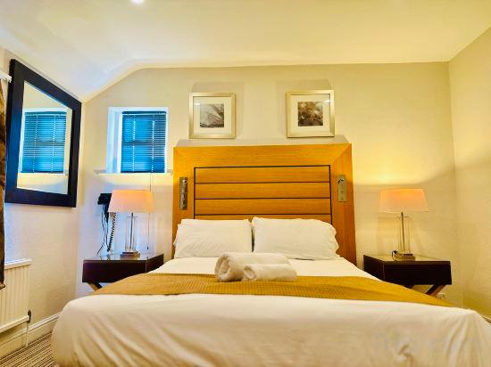 OYO New Charles Dickens Hotel 11/14
