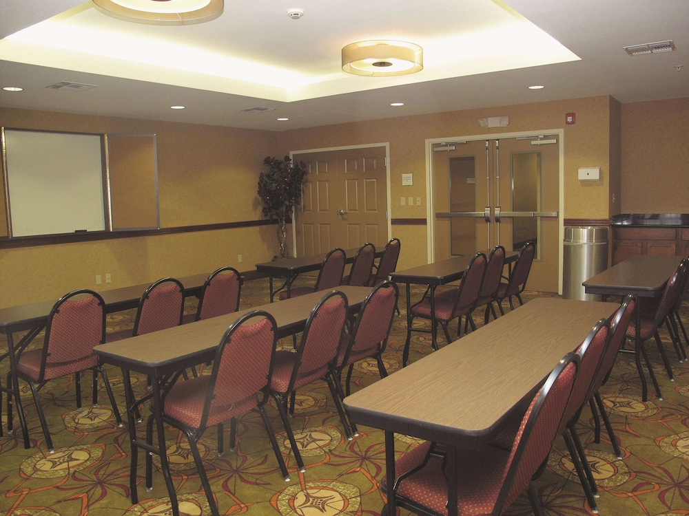 La Quinta Inn & Suites by Wyndham Lawton / Fort Sill 39/47