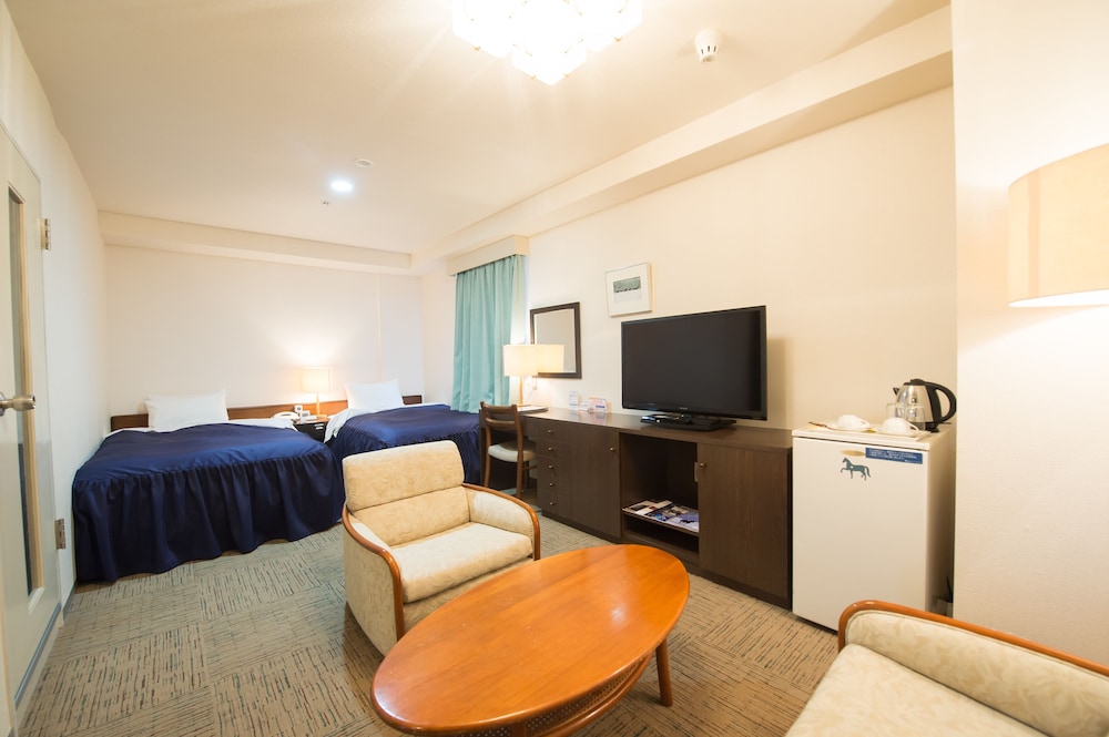 Shizunai Eclipse Hotel 47/61