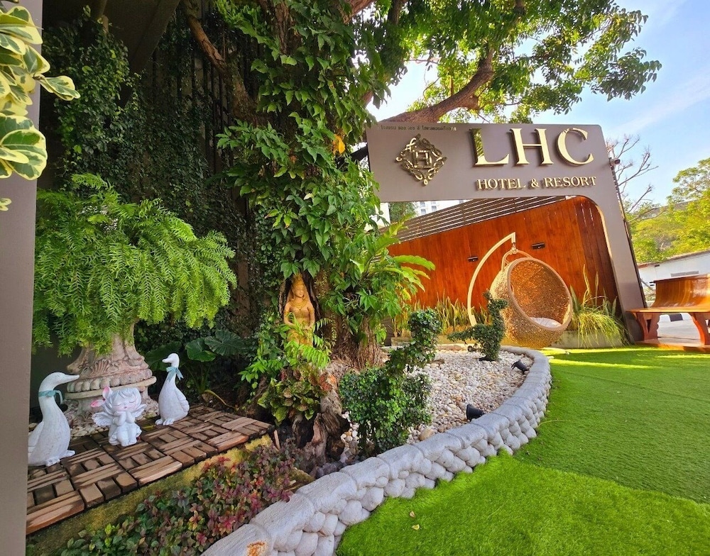 LHC Hotel and Resort 72/75