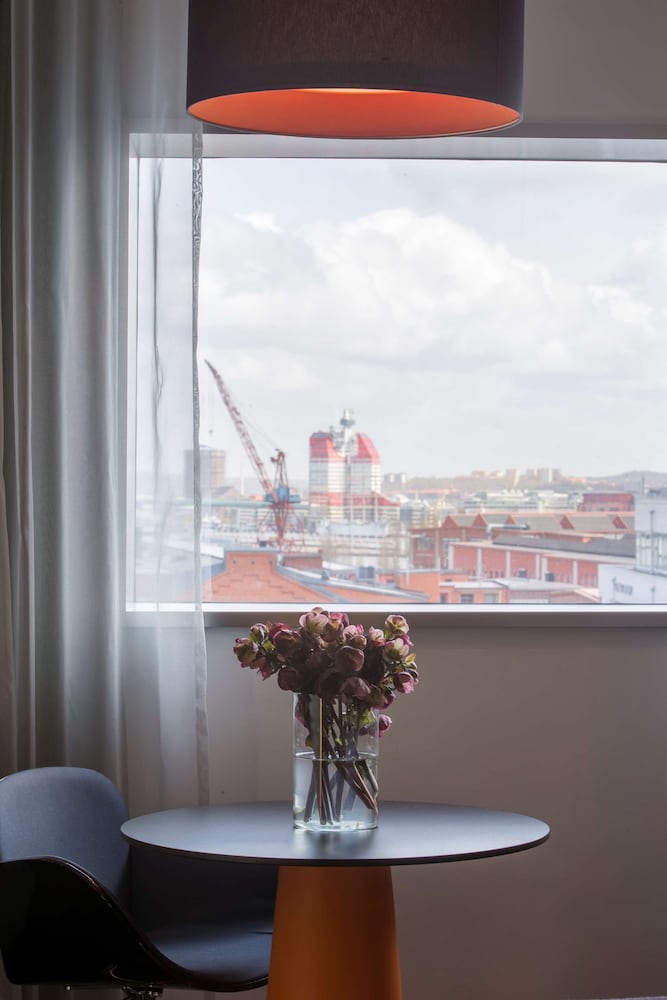 Radisson Blu Riverside Hotel 65/80