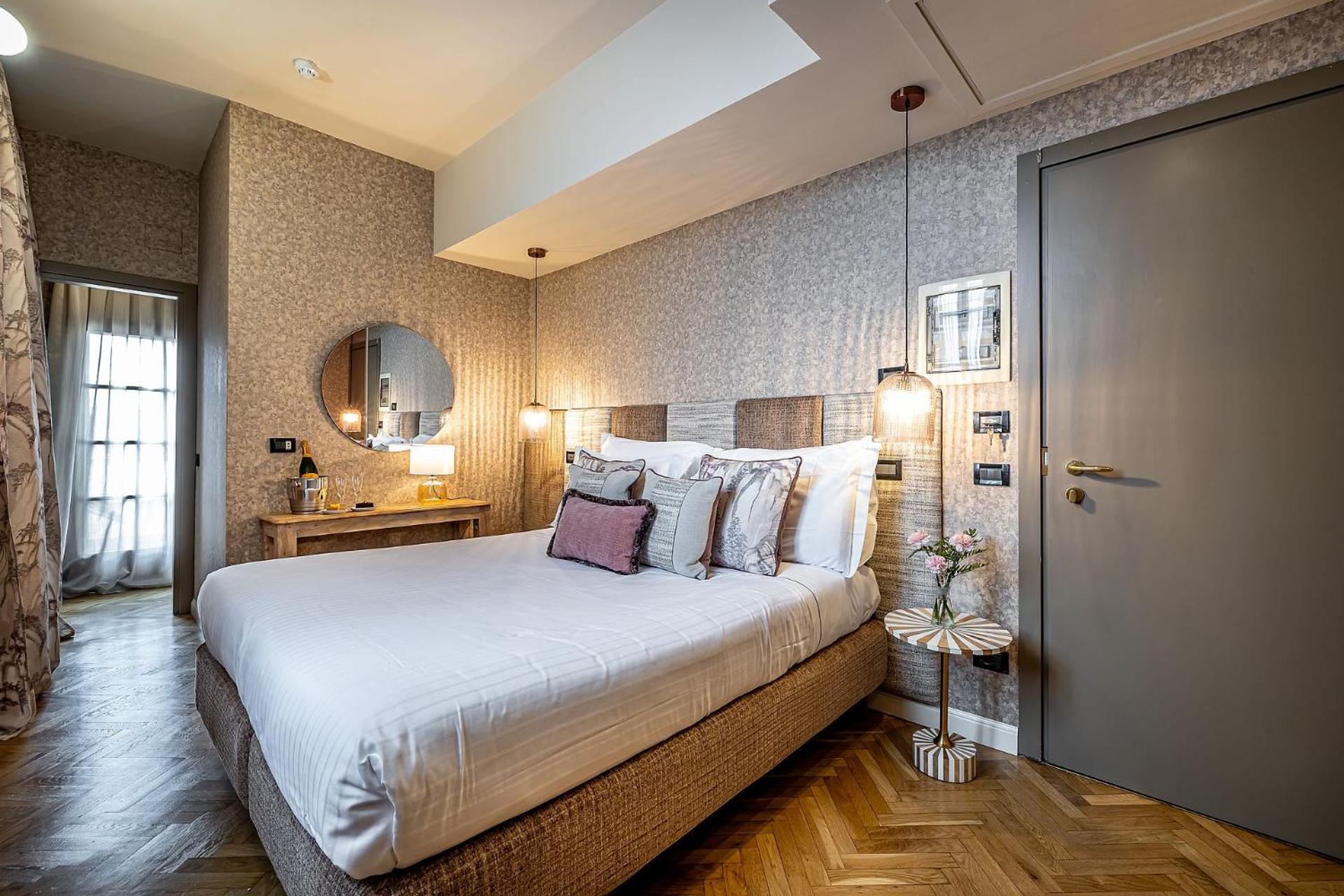 Classic, Double Bed, Partial View, Balcony