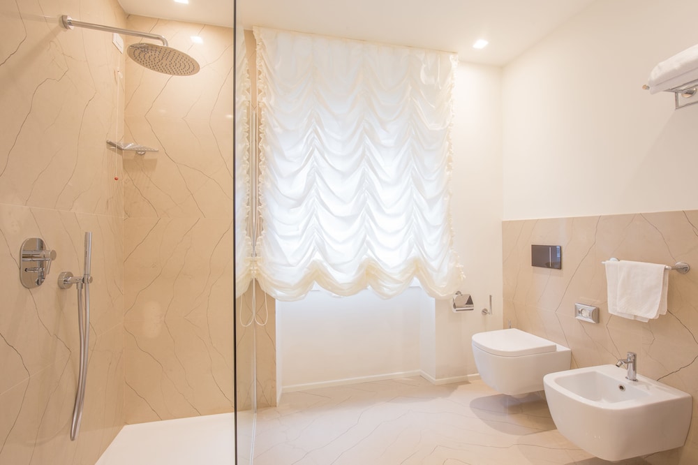 Palazzo Monga Boutique Guesthouse 60/66
