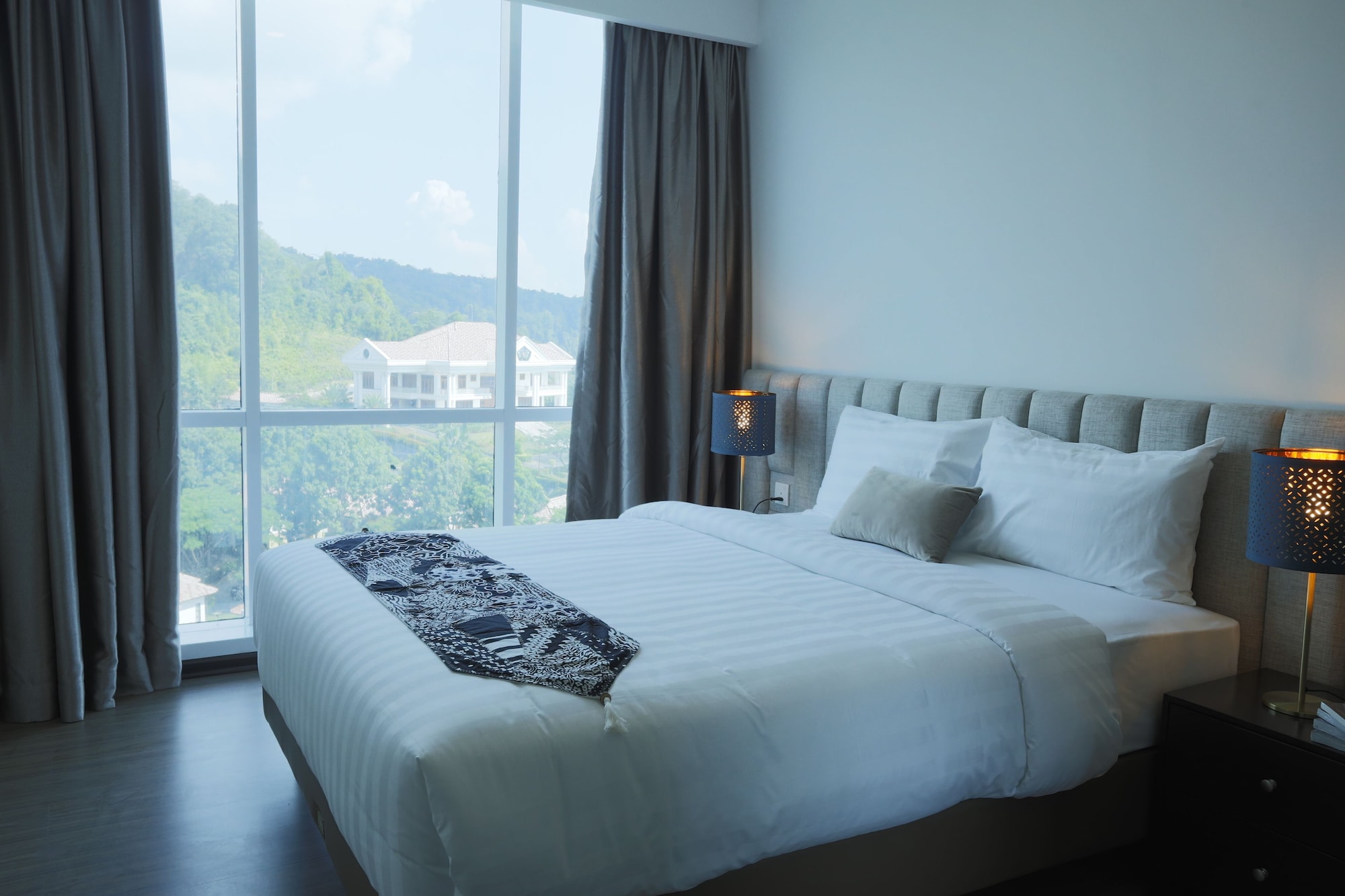 2 BEDROOMS, EXECUTIVE, SUITE