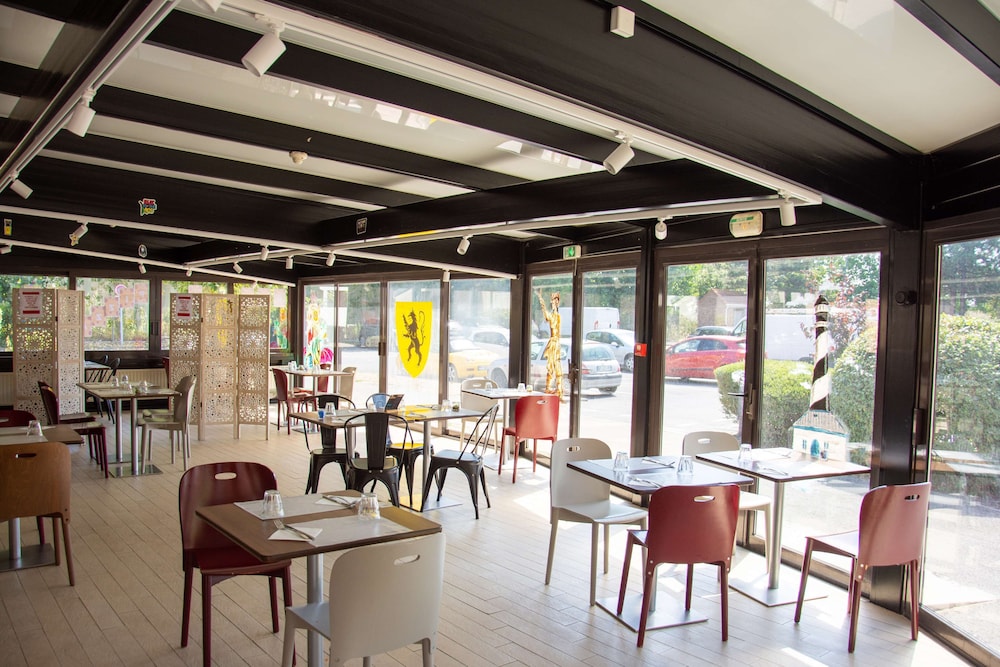restaurant cafeteria