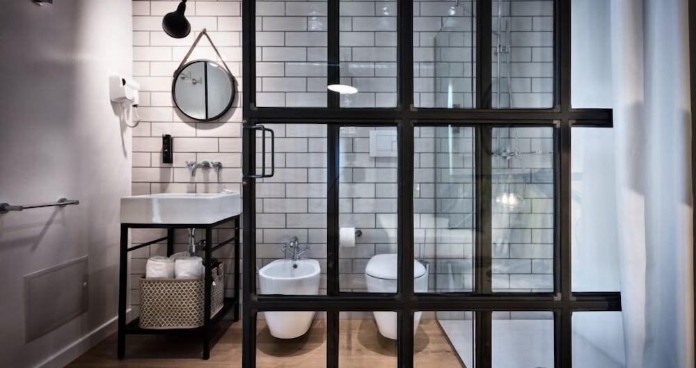 Teku Boutique Hotel 50/50