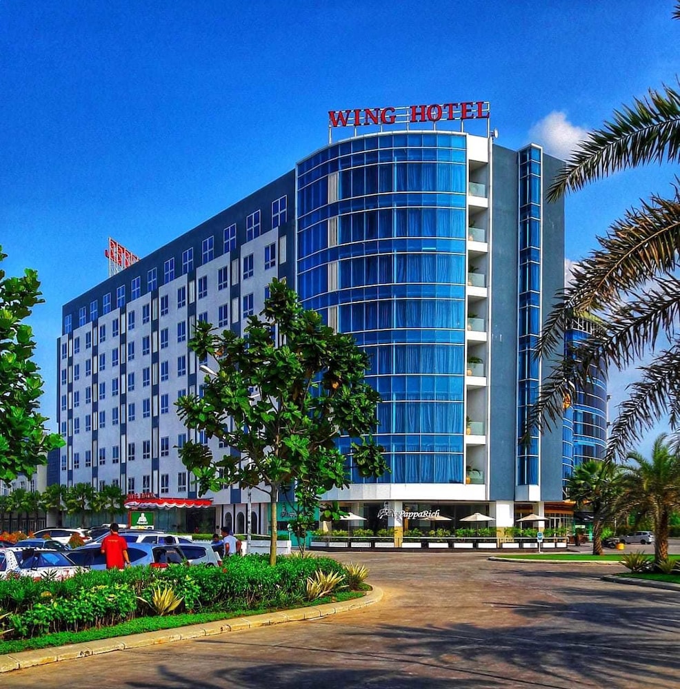 Wing Hotel Kualanamu 1/24