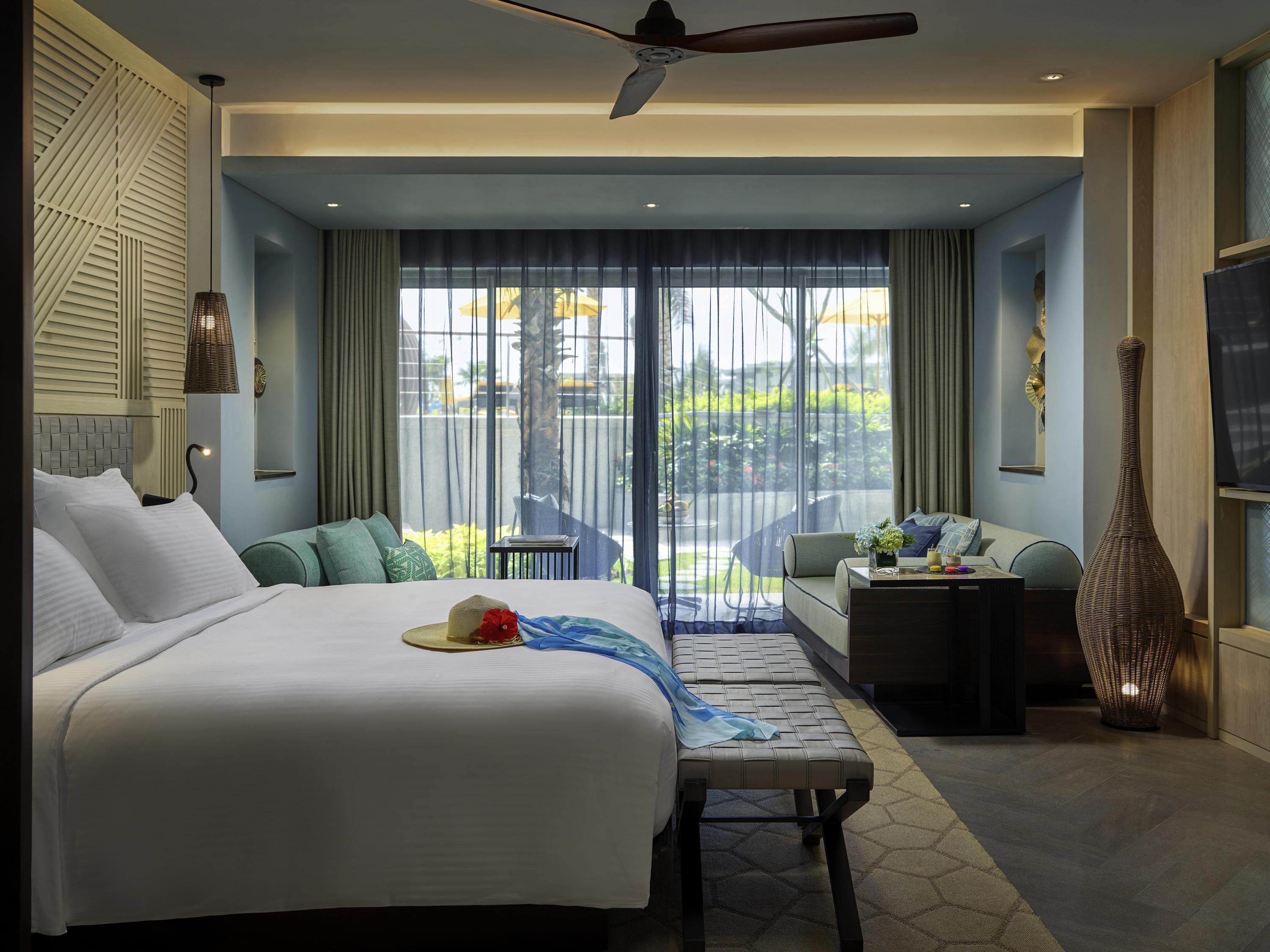 Deluxe, Executive, Privilege, Suite, King Bed, Pool Side