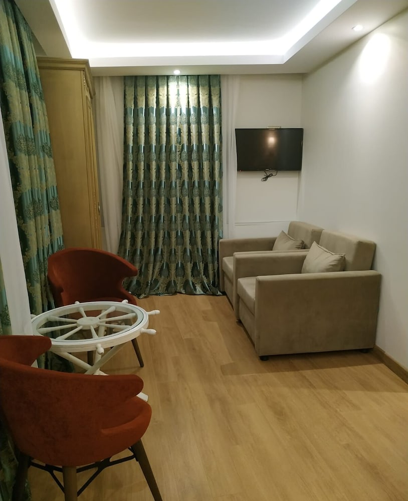 Apple Tree Hotel 40/68