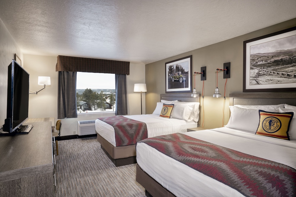 Yellowstone Park Hotel 16/61