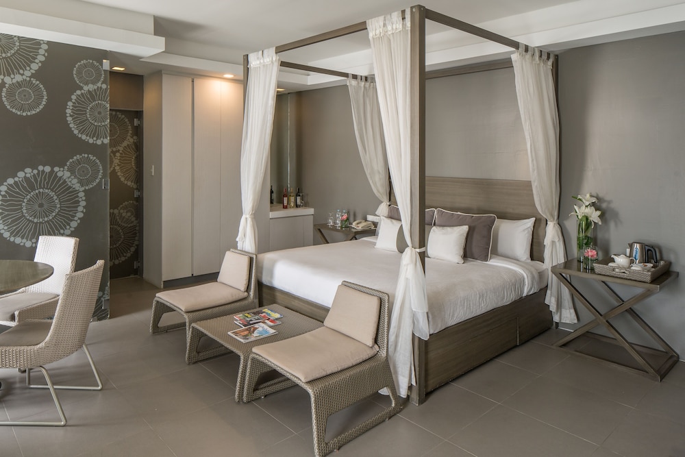 Astoria Boracay 50/50