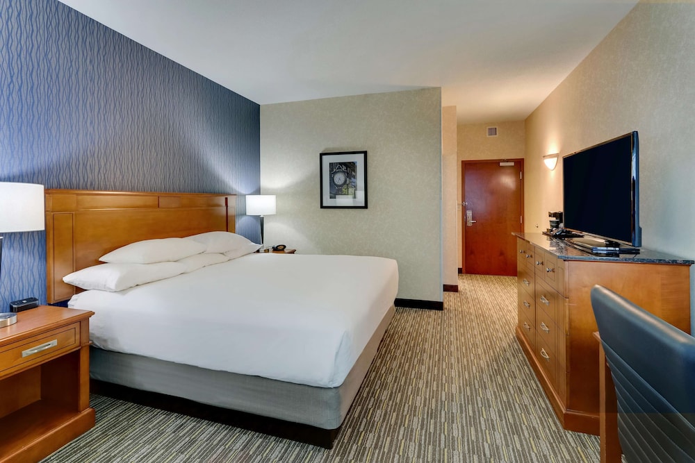 Drury Inn and Suites Sikeston 12/50