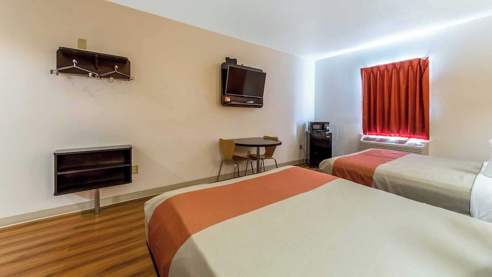 Motel6 Jourdanton, TX 21/37