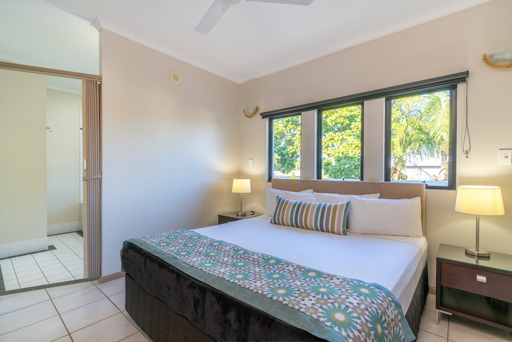 Regal Port Douglas 15/56