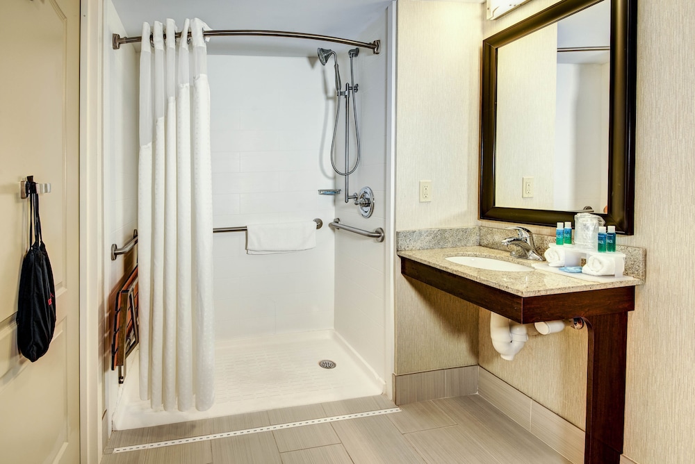 Holiday Inn Express Neptune 10/80
