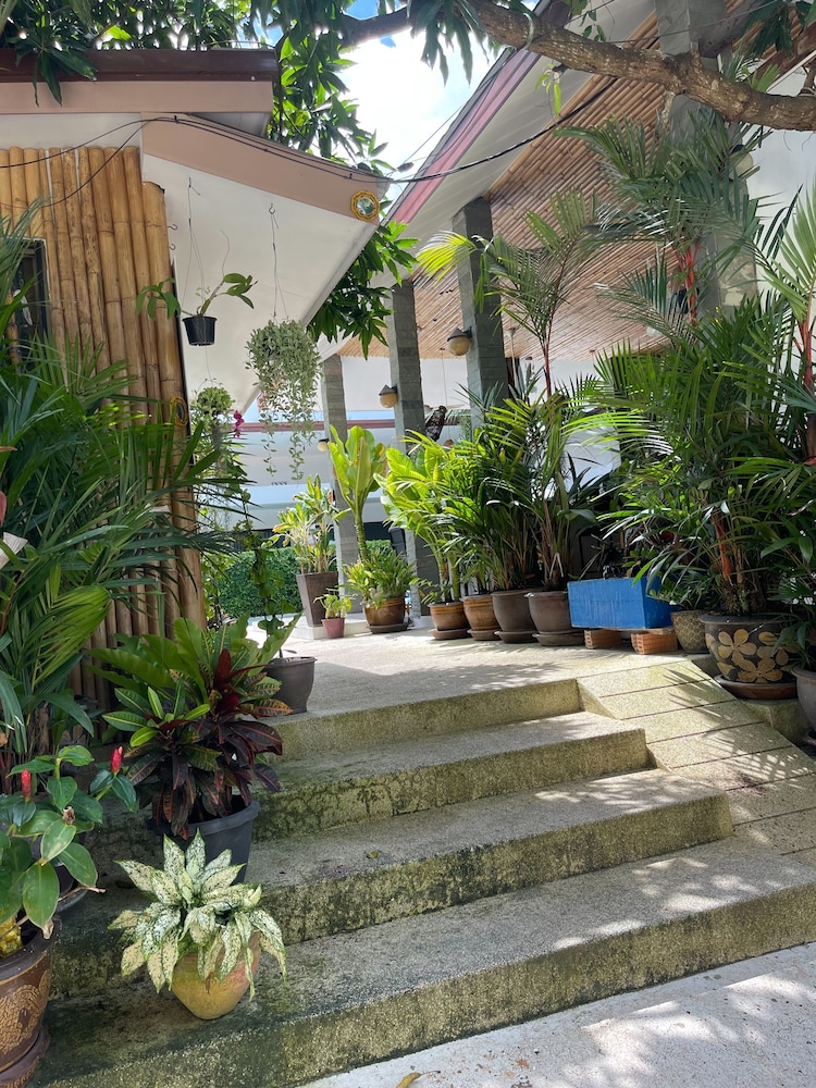 Lotus Bleu Resort & Restaurant 54/61