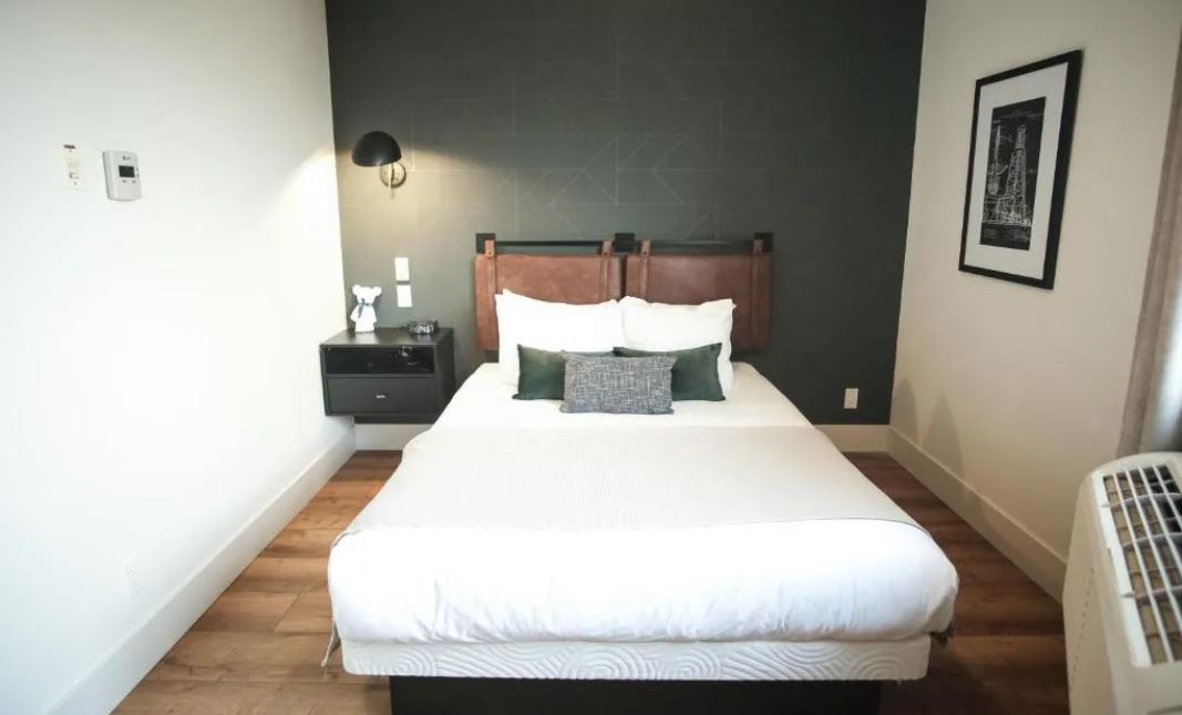2 Bedrooms, Suite