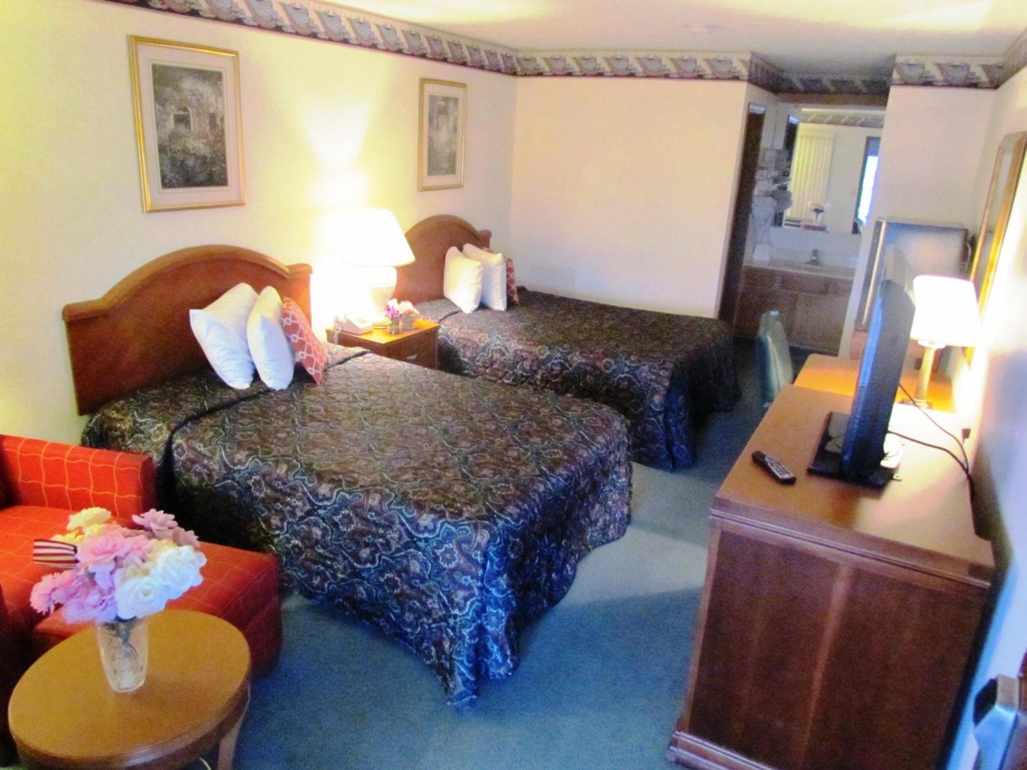 Travel Inn & Suites 6/11