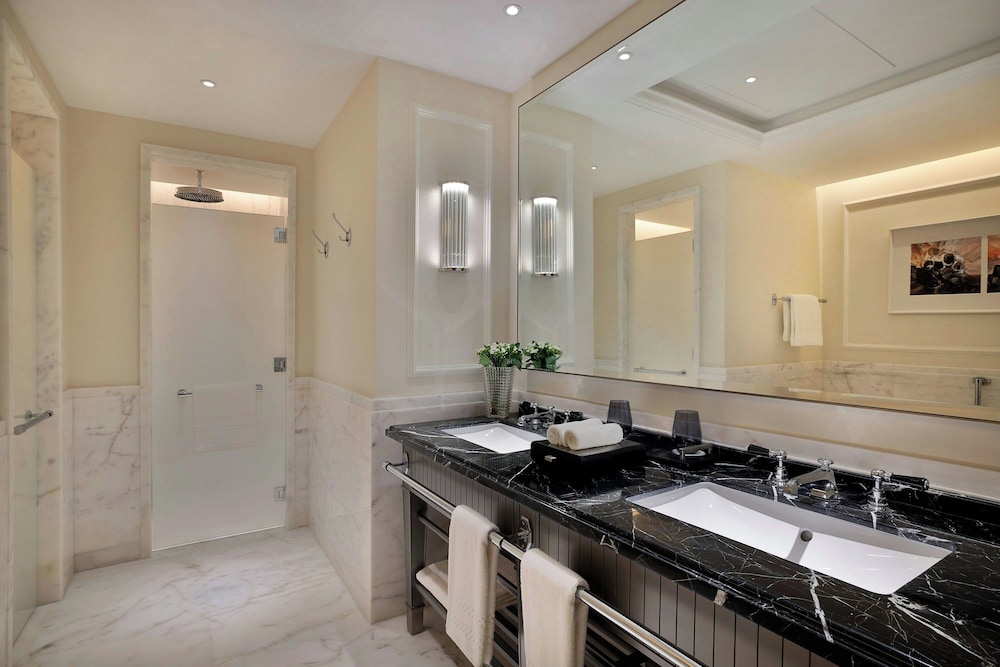 The Ritz-Carlton, Amman 50/50