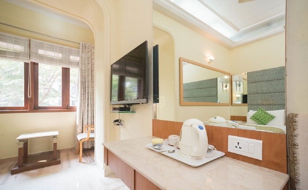 Regent Hotel 20/38