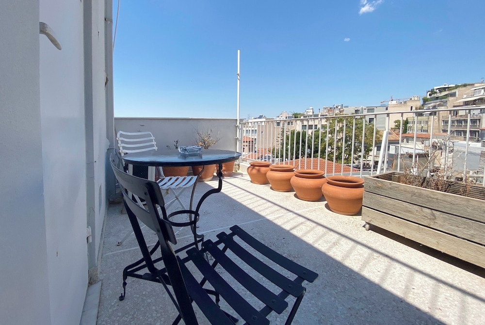 Live In Athens Short Stay Apartments 24/50