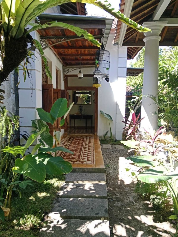 The Ermajas Pavilion 4/46