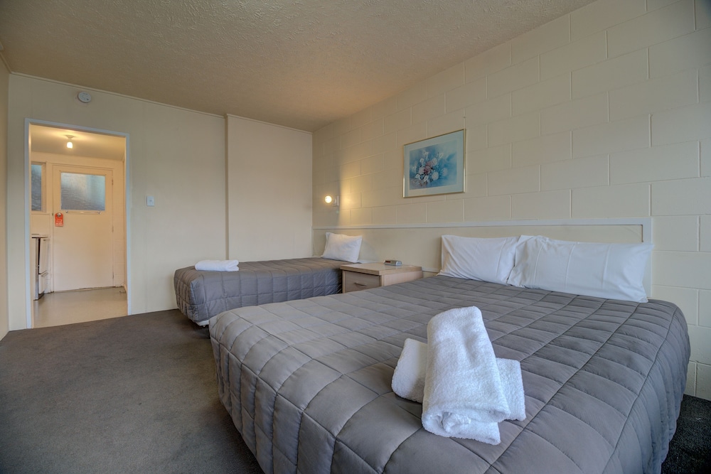 Lakeside Motel - Queenstown 7/28