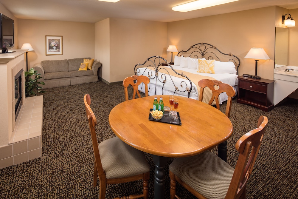 Wyndham Garden Galena Hotel & Day Spa 53/73