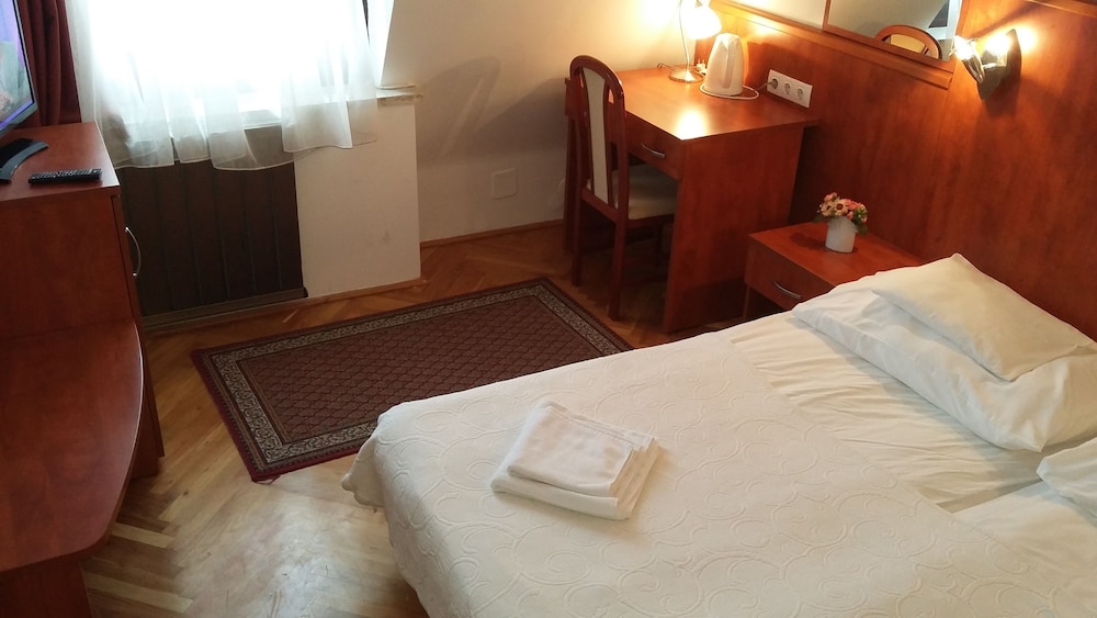 Helios Hotel Pension 17/73