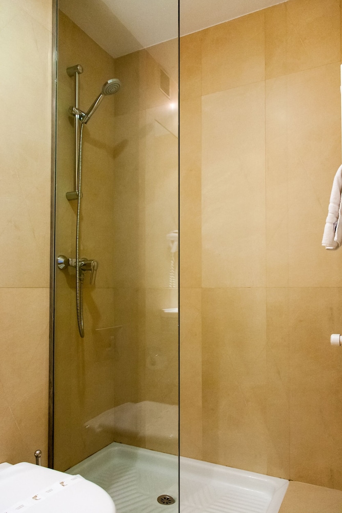 Miera Hotel 30/32