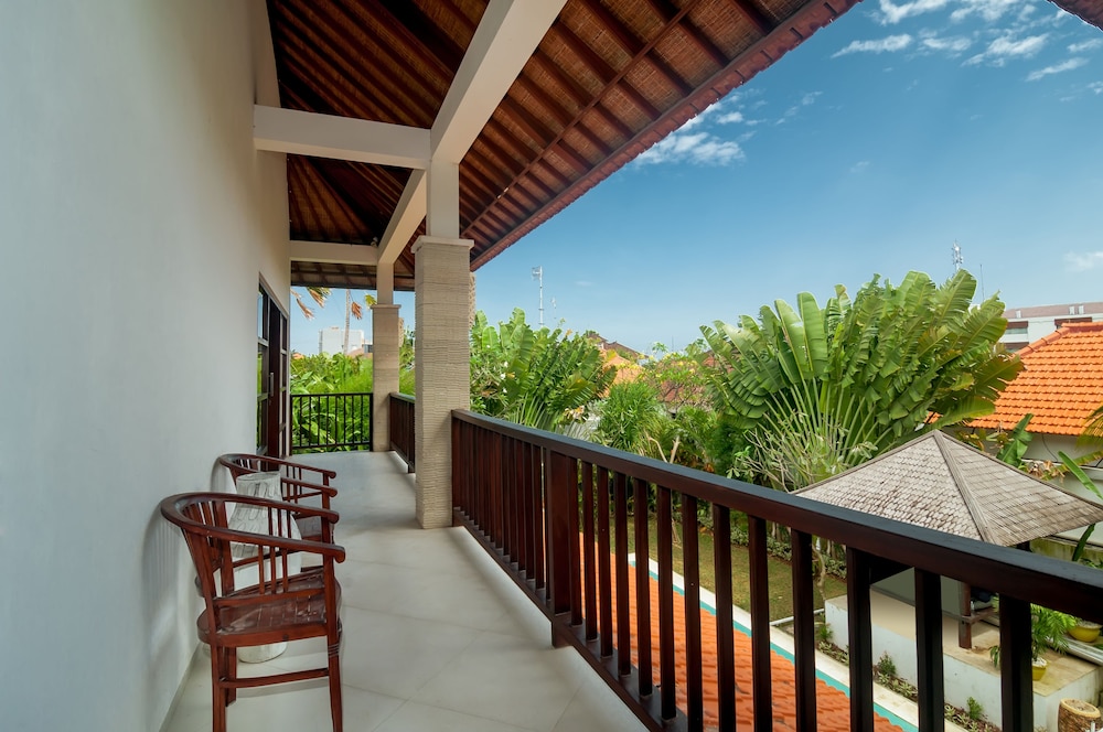 The Mawar Estate 8/40