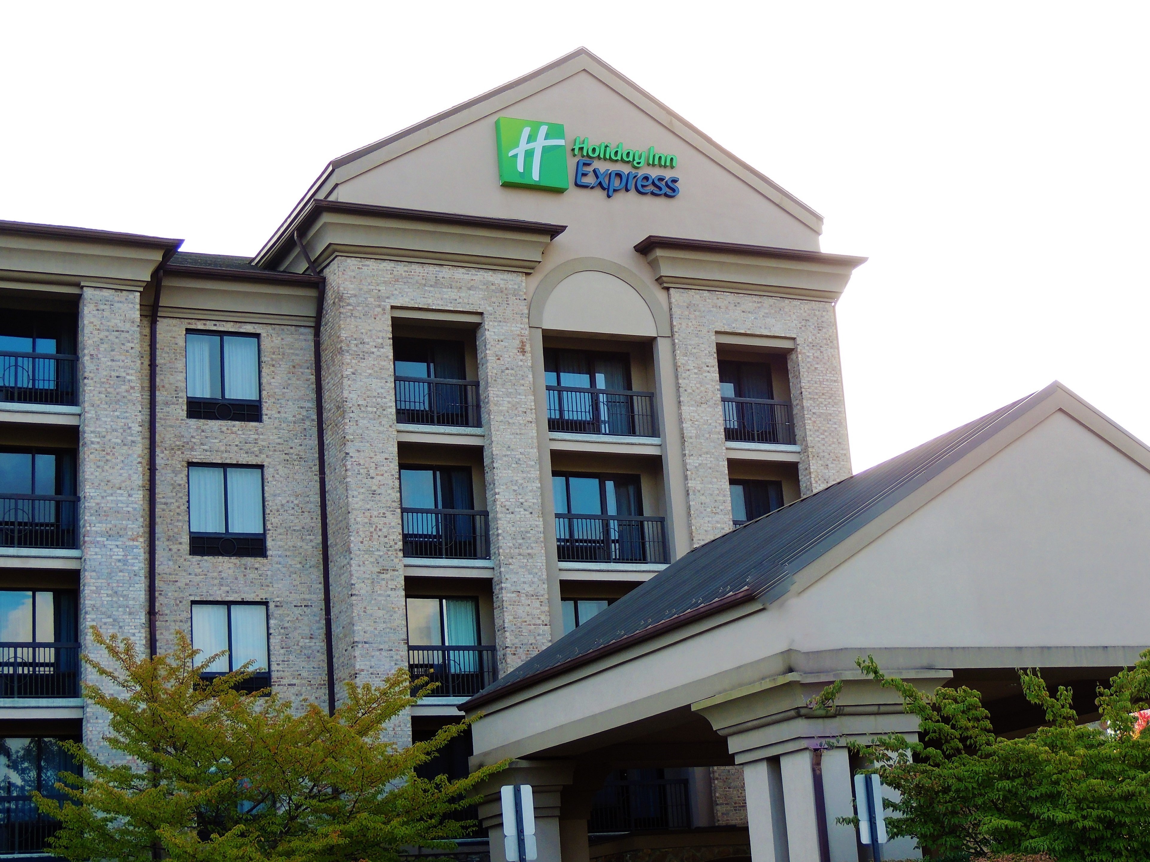Holiday Inn Express Boone 4/77