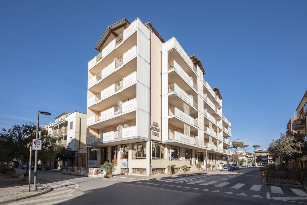 Lola Piccolo Hotel 59/68