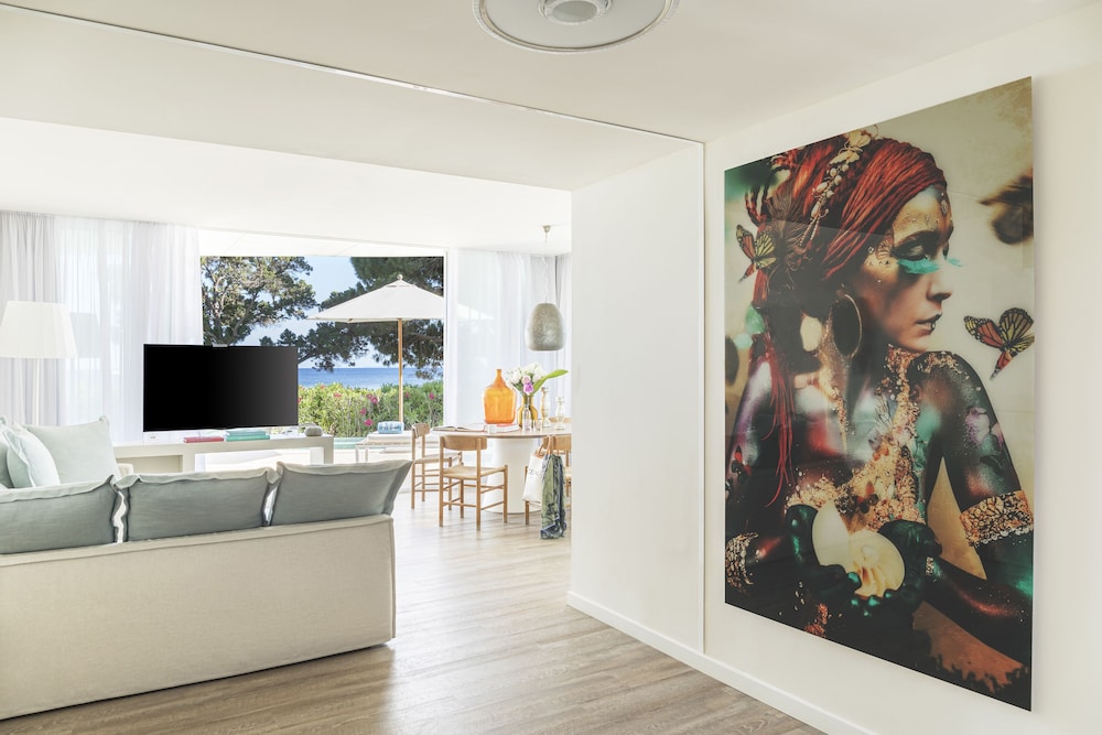 ME Ibiza - The Leading Hotels of The World 35/80