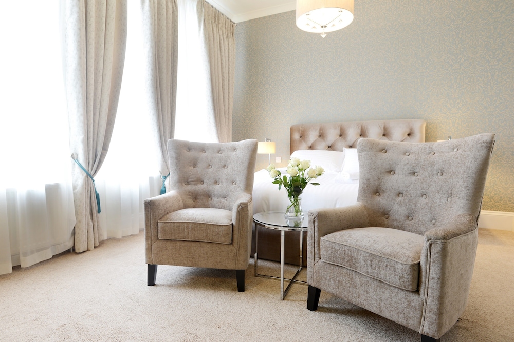 The Devon Court 25/43