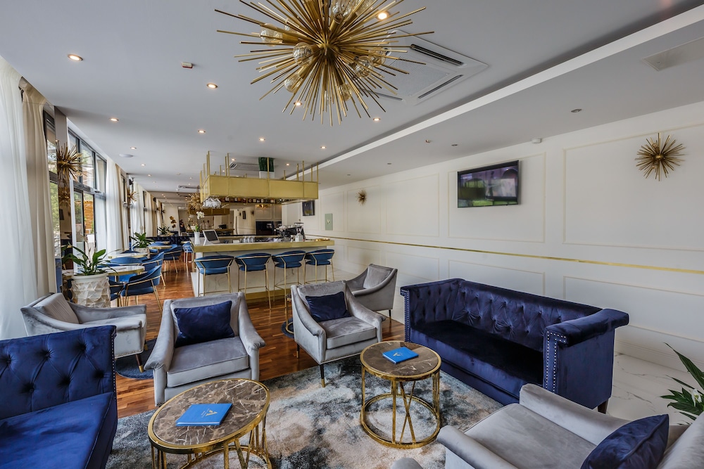 Art Hotel 64/80
