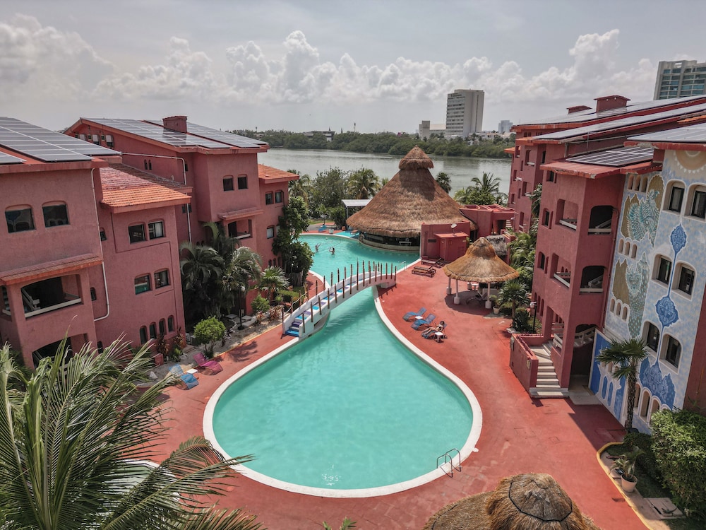 Nilu Cancun Zona Hotelera by Selina 73/76