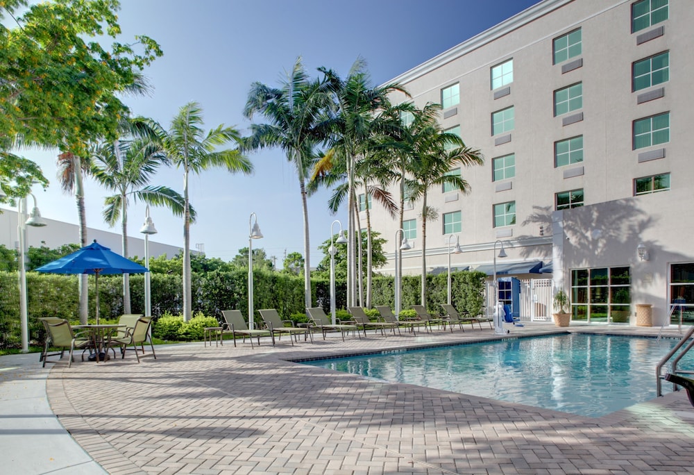 Holiday Inn Express and Suites Kendall 5/77