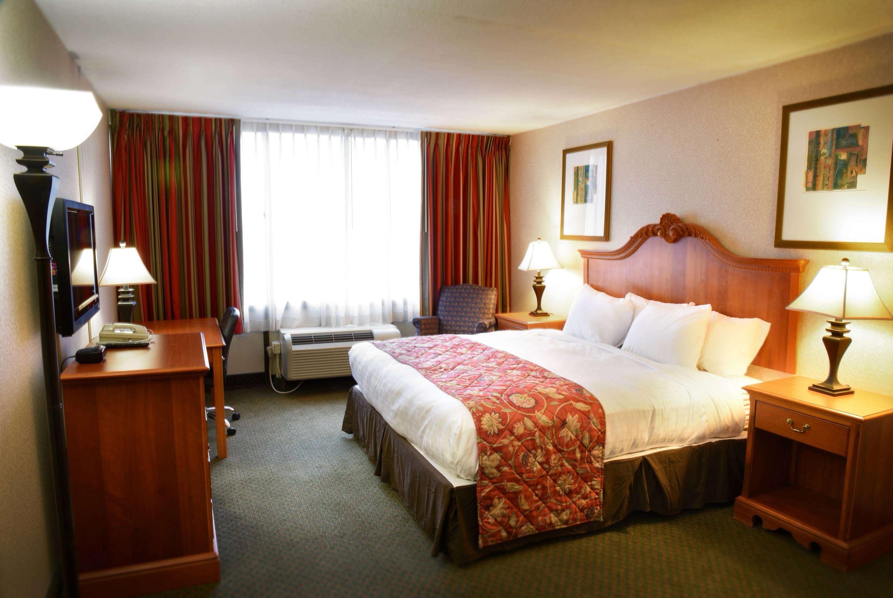 غرفة قياسية بسرير كينج، Ramada by Wyndham Triangle/Quantico 2/2