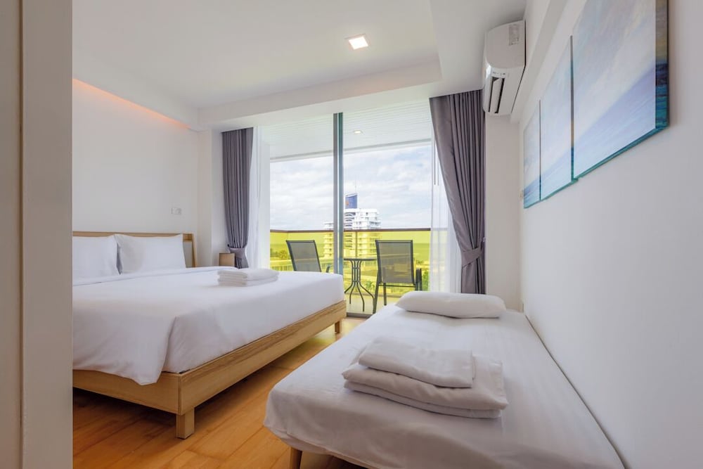 1 Bedroom, King Bed, Sea View