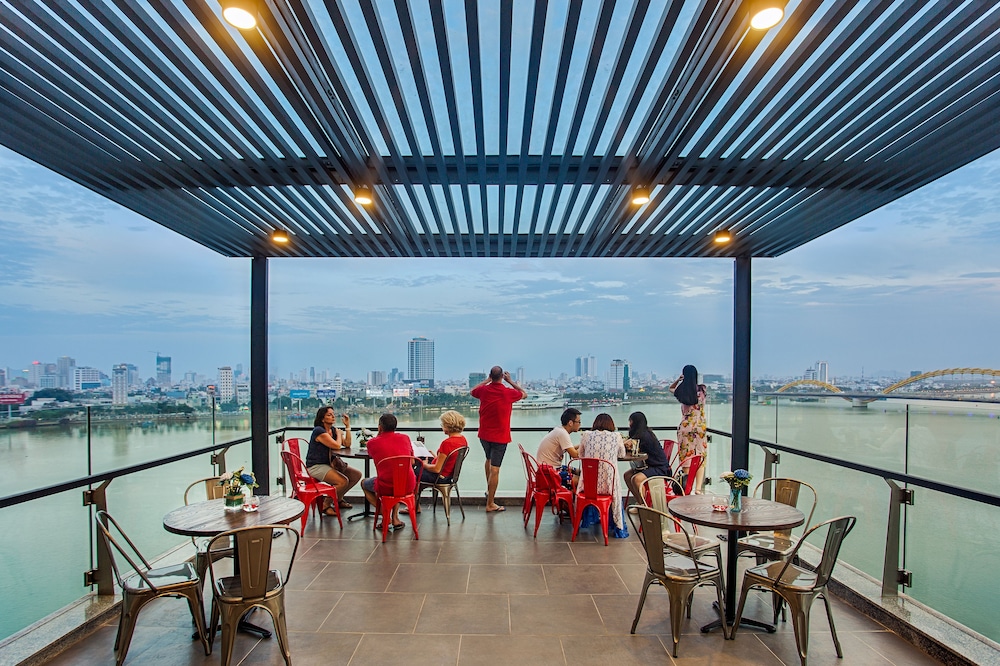 Avora Hotel 38/59